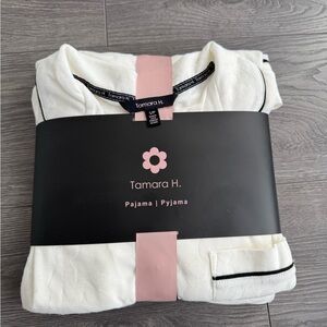 Women's long sleeve size small white pyjama set